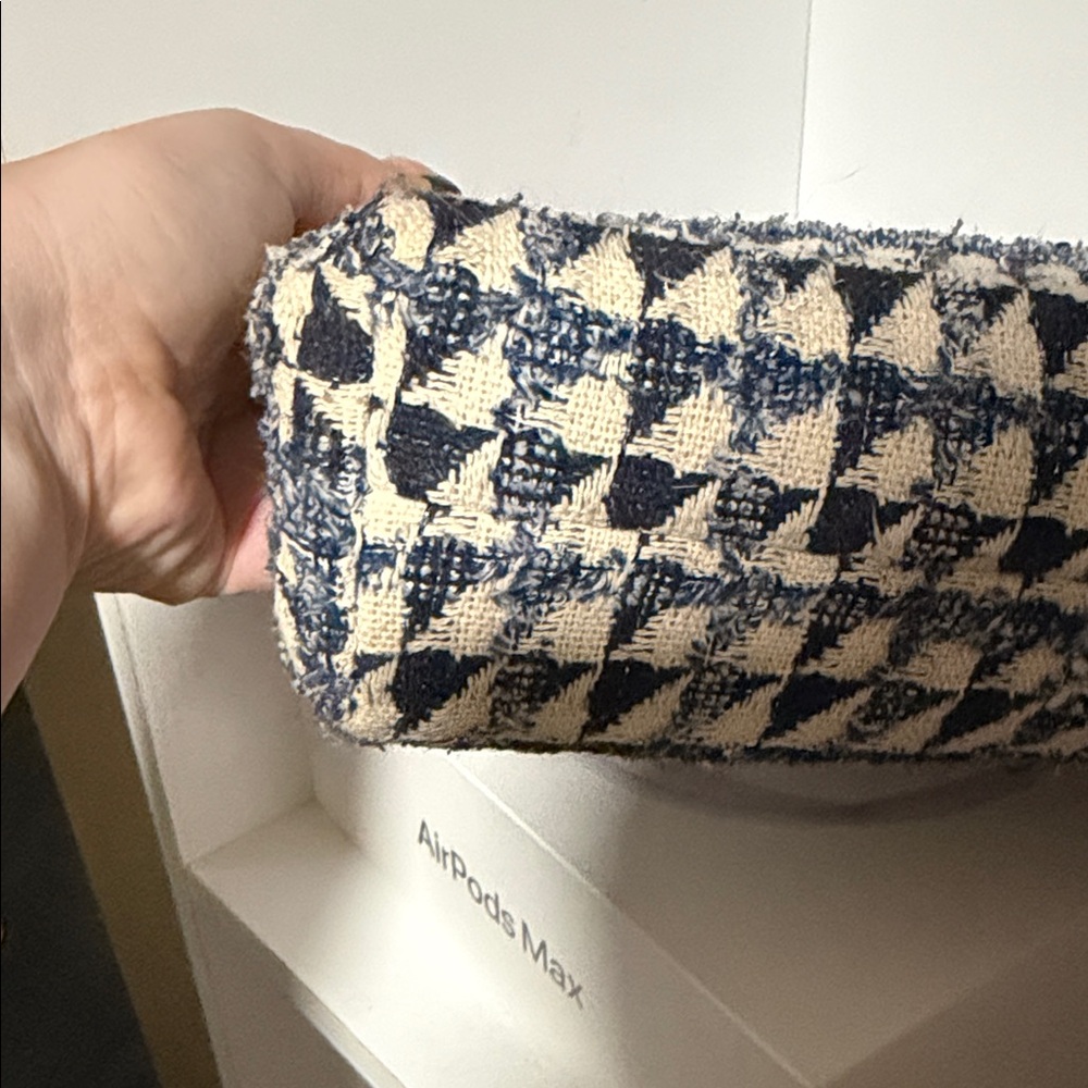 Tory Burch Tweed Crossbody/Shoulder bag - Picture 8 of 9